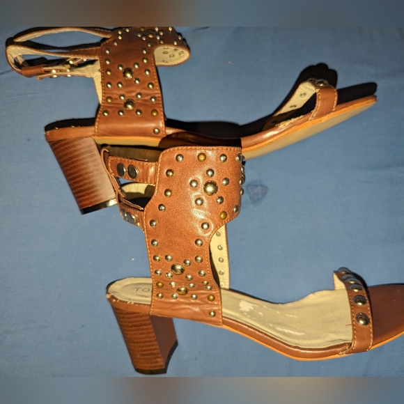 Torrid Ankle Studded Chunky Sandals 12 - Picture 3 of 13